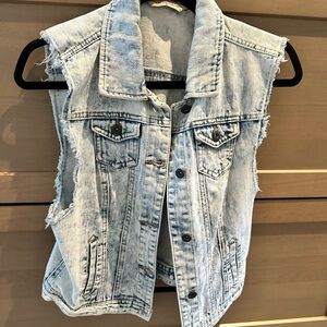 Vintage Light Blue Denim Vest - ✨ Cowgirl Chic ✨